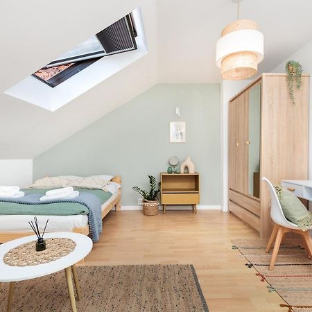 Pastel Grove Suite - By Upstairs Krakau Exterior foto